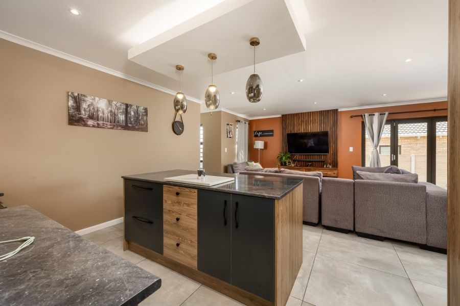 2 Bedroom Property for Sale in Sherwood Eastern Cape